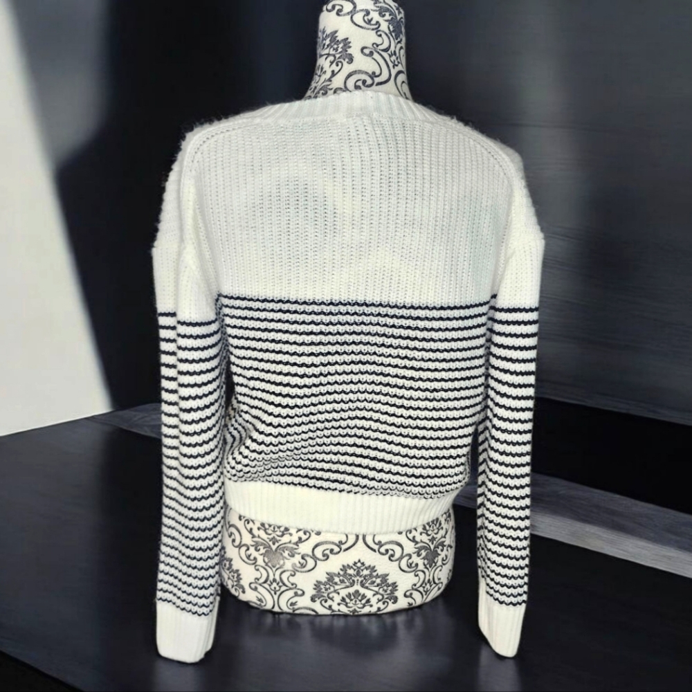 GARAGE White and Black Knit Sweater - Small - Picture 3 of 5